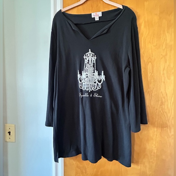 Women’s Quacker factory top with crystals – size large - Picture 1 of 4